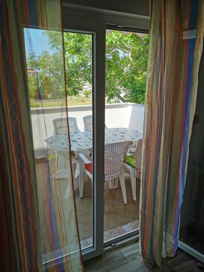 Apartment Martina Banjol Екстер'єр фото