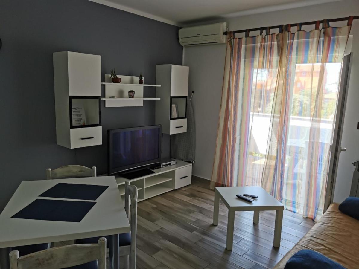 Apartment Martina Banjol Екстер'єр фото