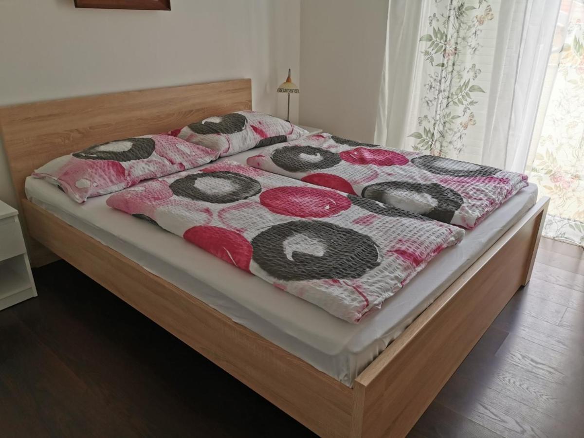 Apartment Martina Banjol Екстер'єр фото