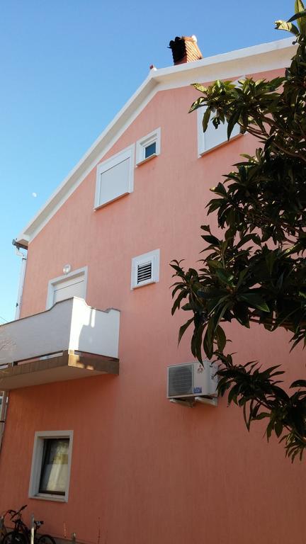 Apartment Martina Banjol Екстер'єр фото