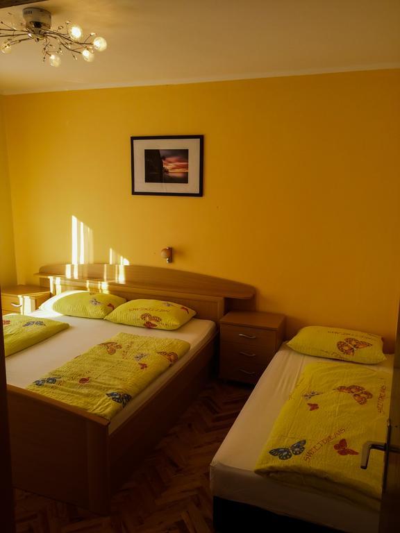 Apartment Martina Banjol Екстер'єр фото