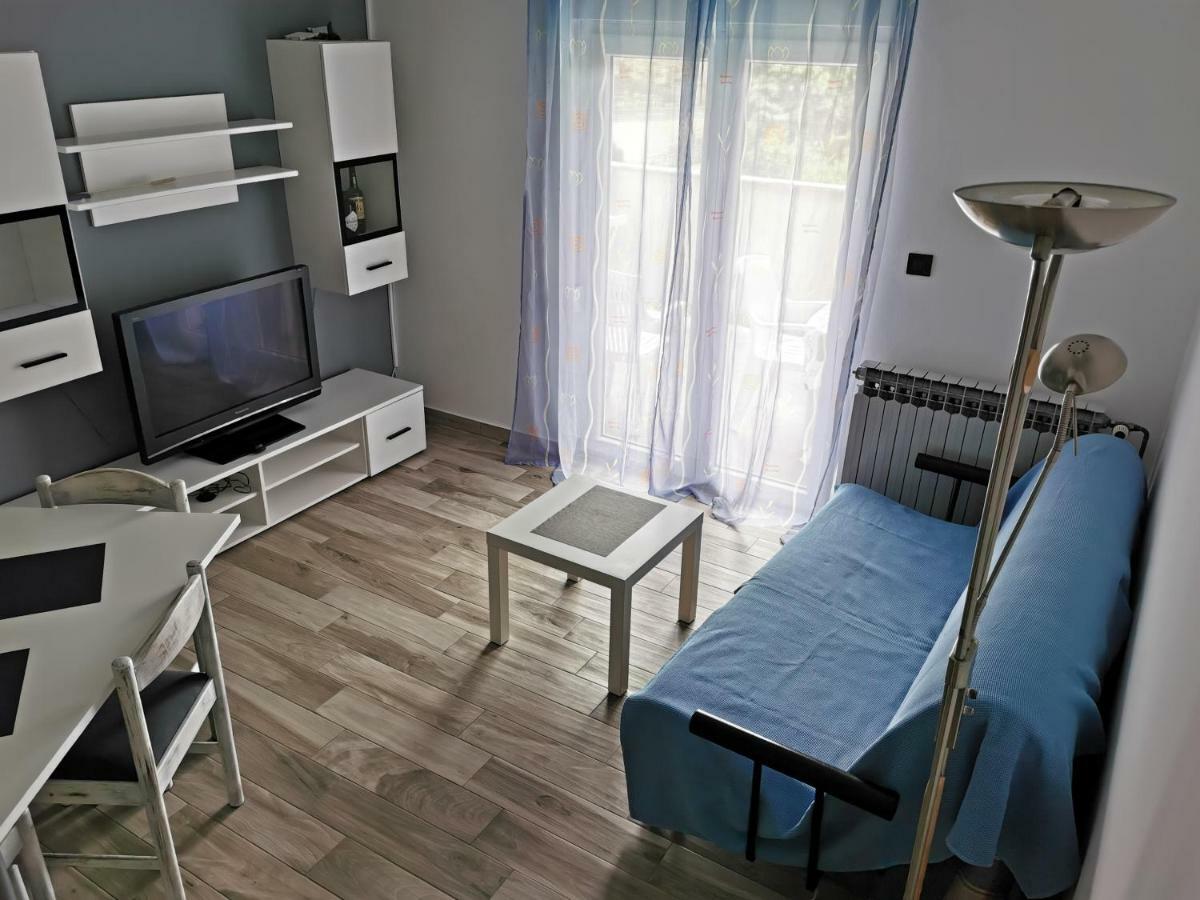Apartment Martina Banjol Екстер'єр фото