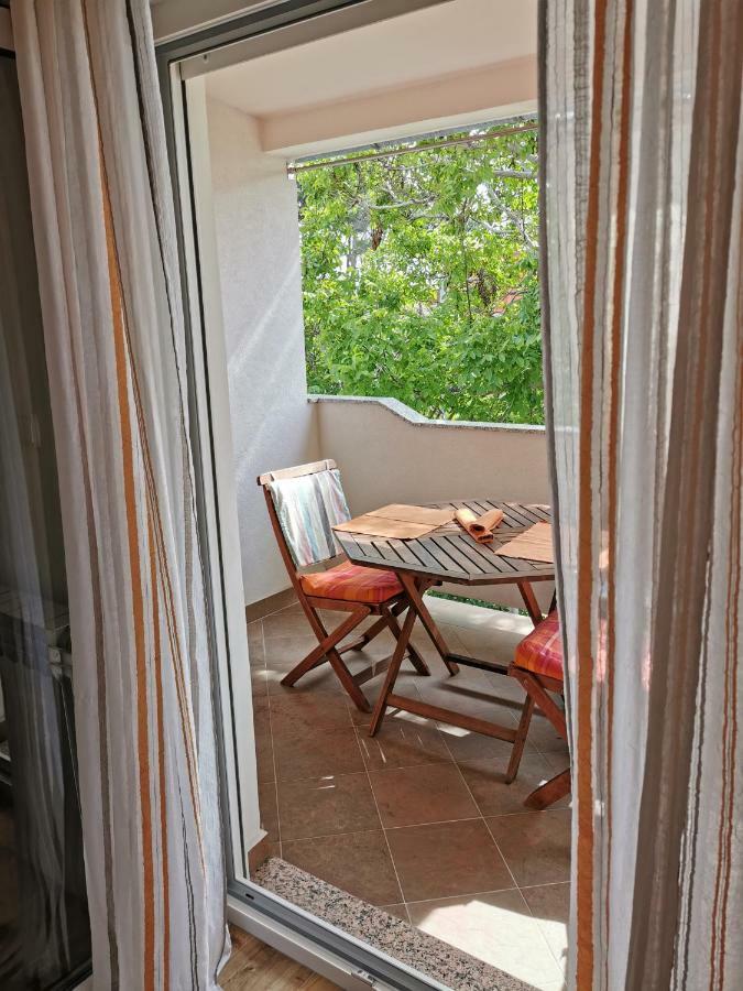 Apartment Martina Banjol Екстер'єр фото