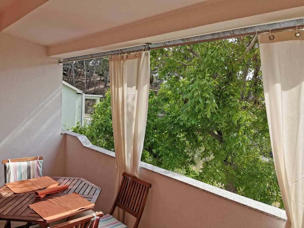 Apartment Martina Banjol Екстер'єр фото