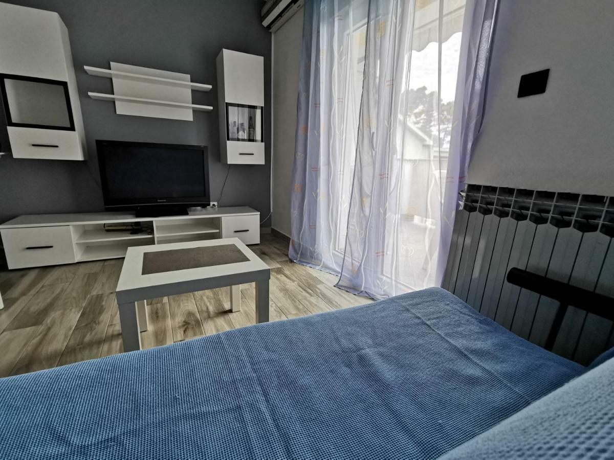 Apartment Martina Banjol Екстер'єр фото